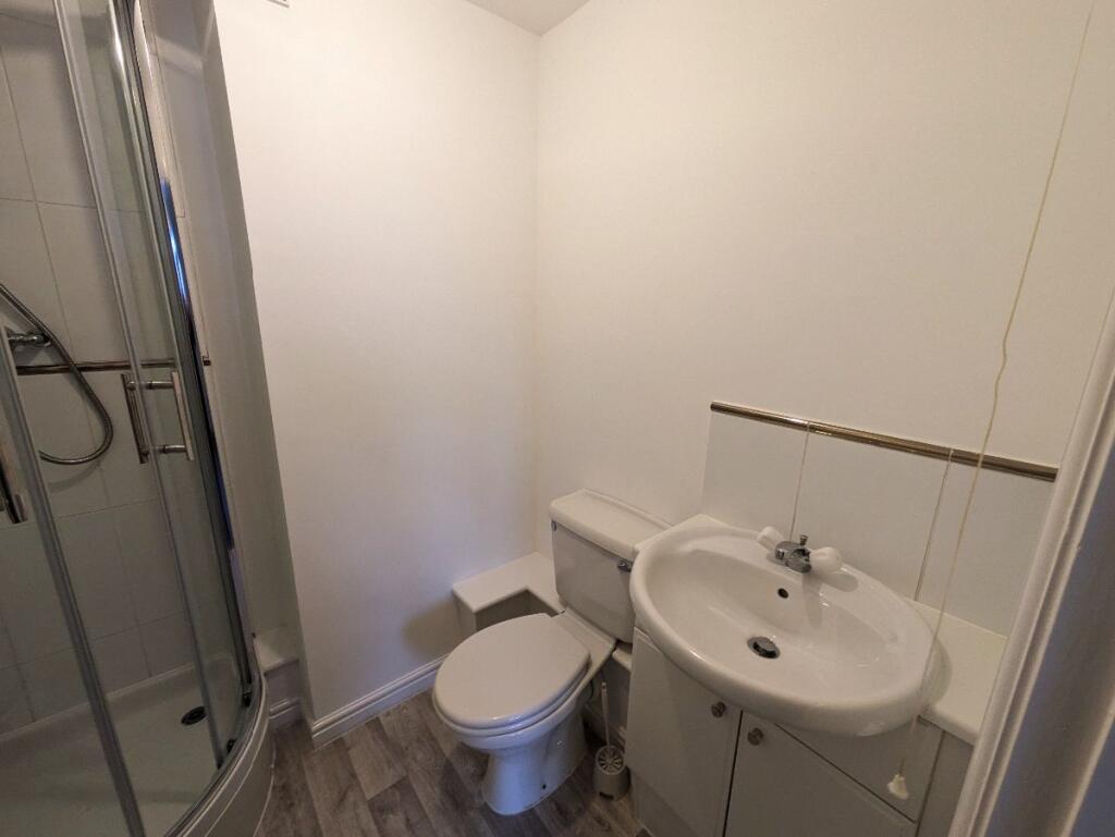 Additional property image - Third Floor Apartment, Glan Y Mor, Y Rhodfa, Barry, CF63 4BB