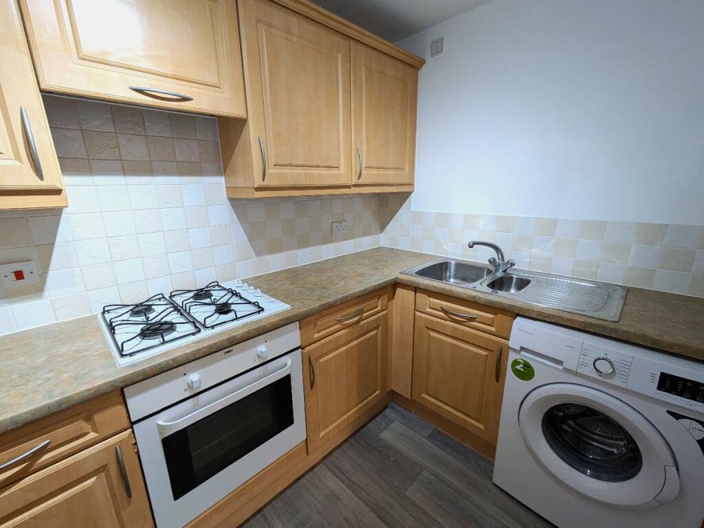 Additional property image - Third Floor Apartment, Glan Y Mor, Y Rhodfa, Barry, CF63 4BB