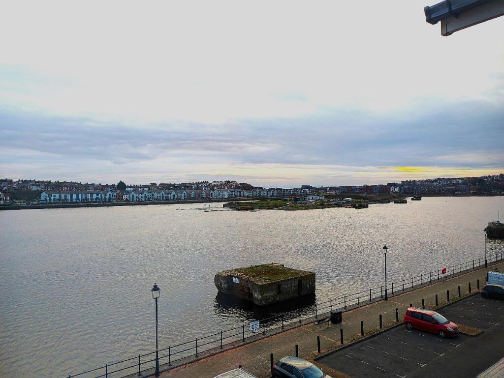 Additional property image - Third Floor Apartment, Glan Y Mor, Y Rhodfa, Barry, CF63 4BB