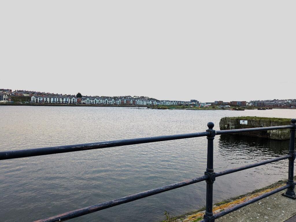 Additional property image - Third Floor Apartment, Glan Y Mor, Y Rhodfa, Barry, CF63 4BB