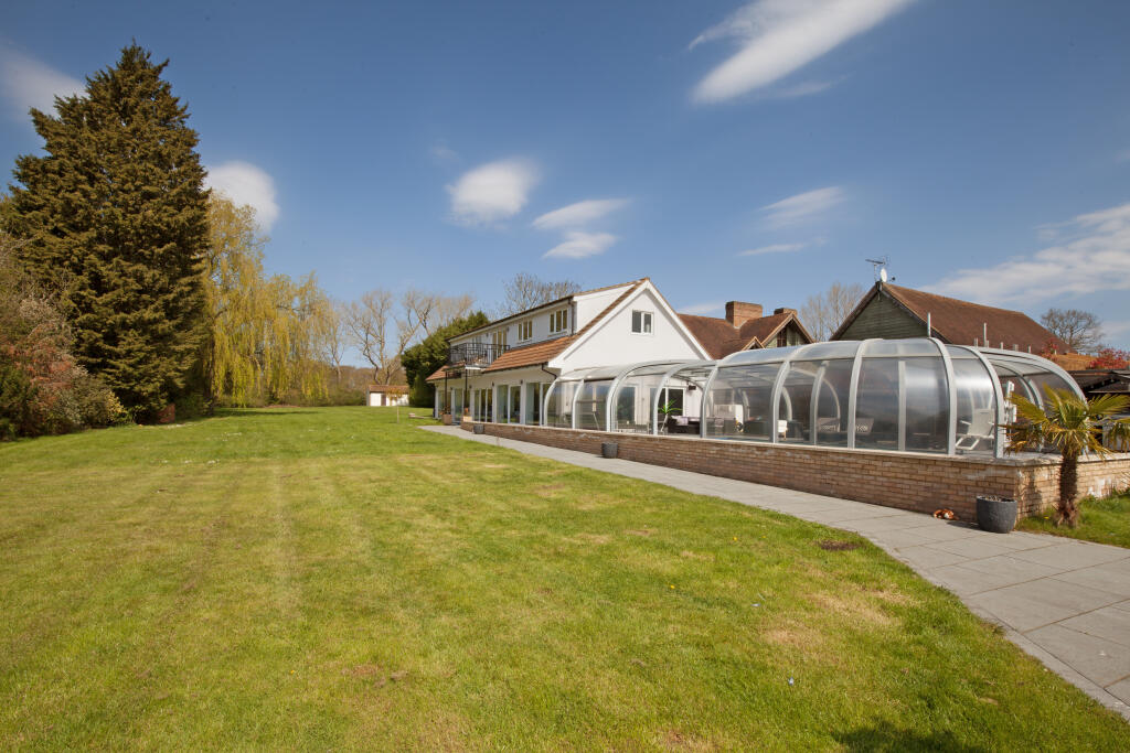 Additional property image - Glebe Road, Ramsden Bellhouse, Billericay