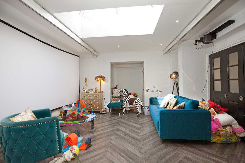 Additional property image - Glebe Road, Ramsden Bellhouse, Billericay