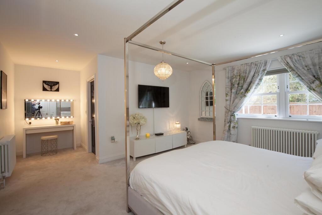 Additional property image - Glebe Road, Ramsden Bellhouse, Billericay