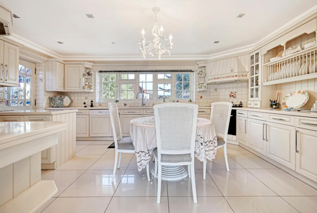 Additional property image - Church Road, Ramsden Bellhouse, Billericay