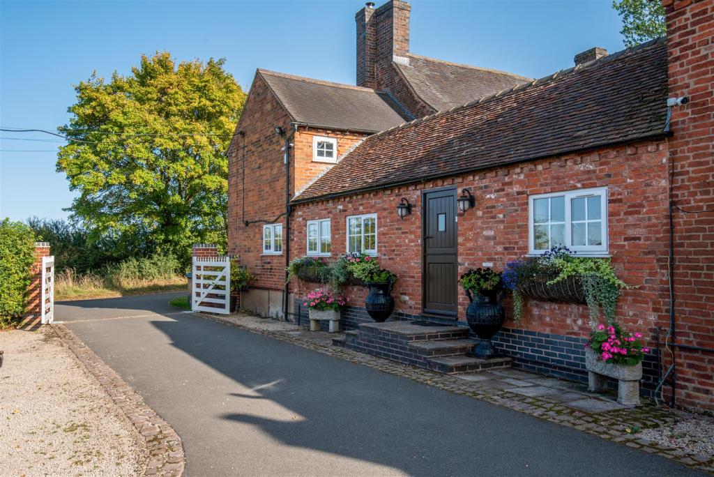 7 bedroom farm house for sale in Elms Farm, Ratcliffe Culey, CV9