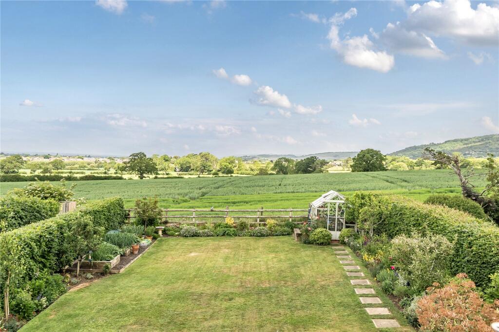Main image of property: Ratcliff Lawns, Southam, Cheltenham, GL52