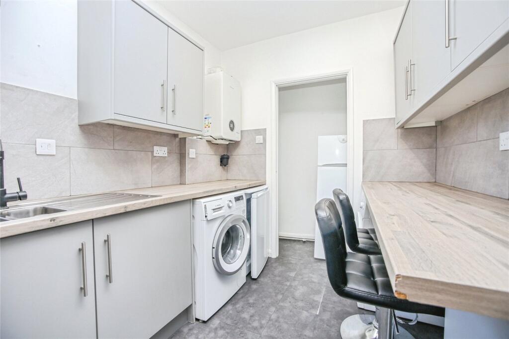 Main image of property: Bath Road, Cheltenham, Gloucestershire, GL53