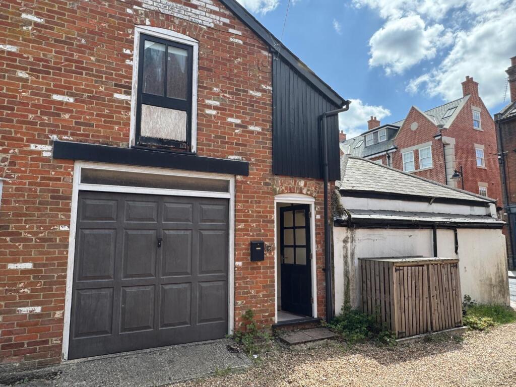 Main image of property: LYNDHURST