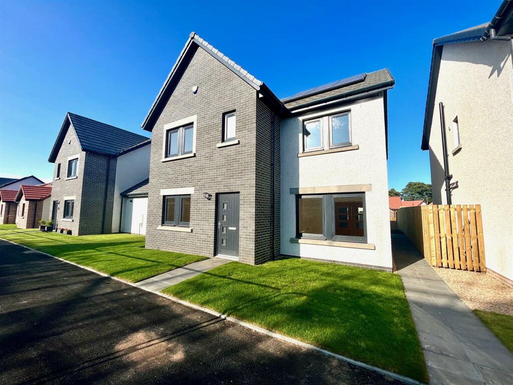 5 bedroom detached house for sale in BARONY, Easy Living Developments