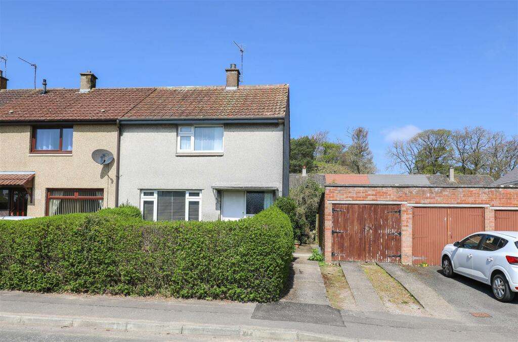 2 bedroom end of terrace house for sale in Cameron Crescent, Glenrothes