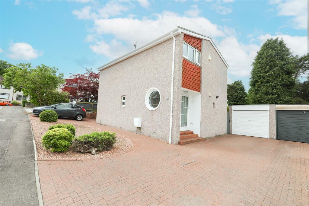 3 bedroom detached house for sale in Willow Crescent, Glenrothes, KY6