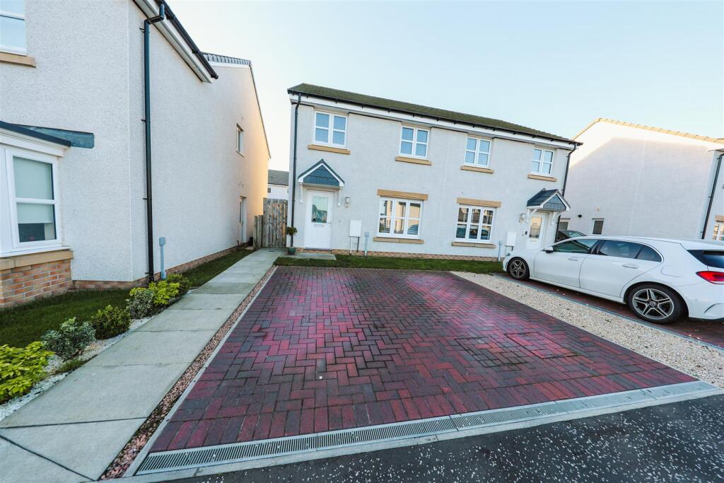 Main image of property: Rosefinch Wynd, Dunfermline