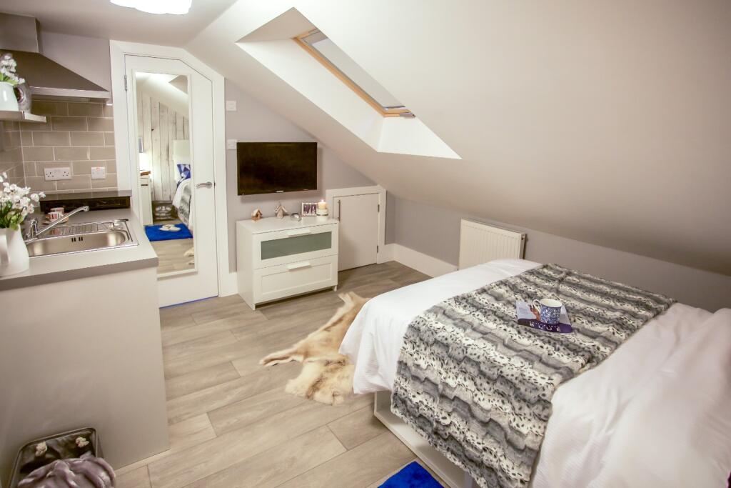 1 bedroom terraced house for rent in Salisbury Road, Luton, Bedfordshire, LU1 5AR, LU1