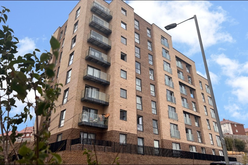 2 bedroom apartment for sale in Brooklands Court, Stirling Drive, Luton, Bedfordshire, LU2 0GE, LU2