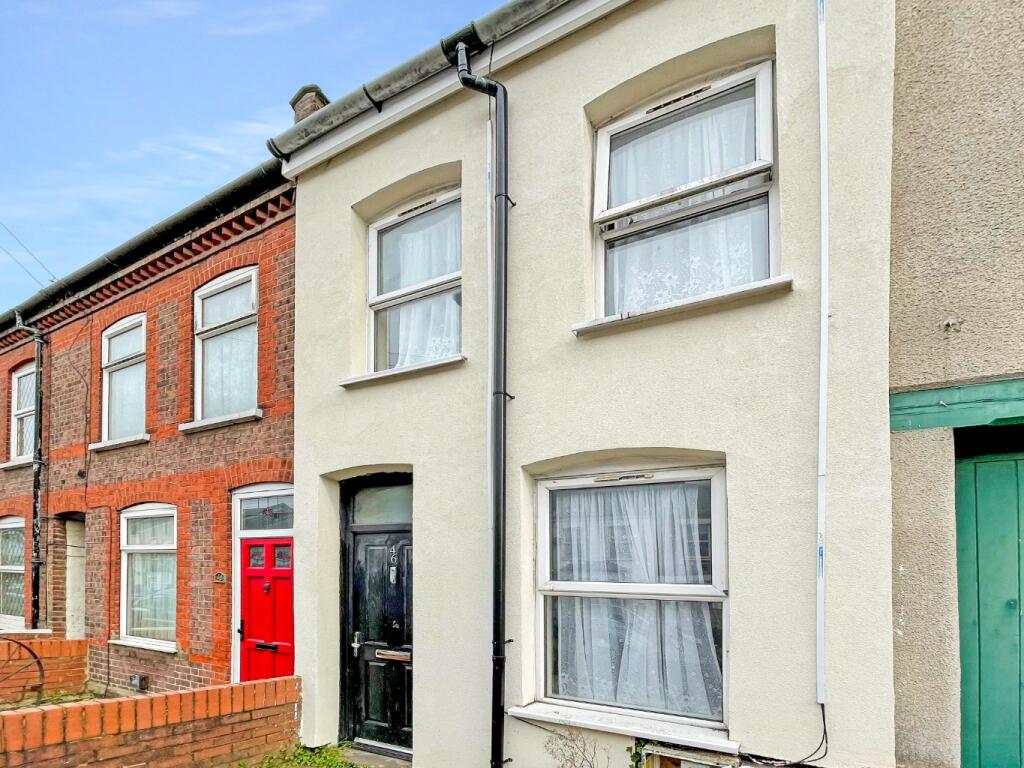2 bedroom terraced house for sale in Saxon Road, Luton, Bedfordshire, LU3 1JS, LU3