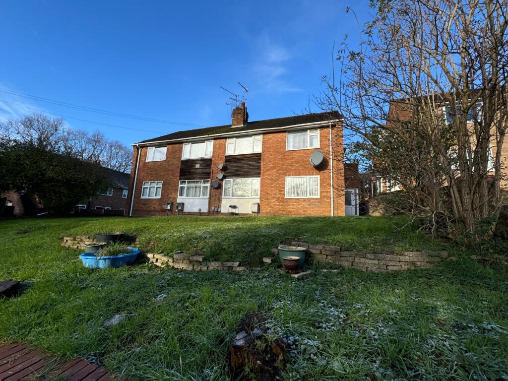 12 bedroom end of terrace house