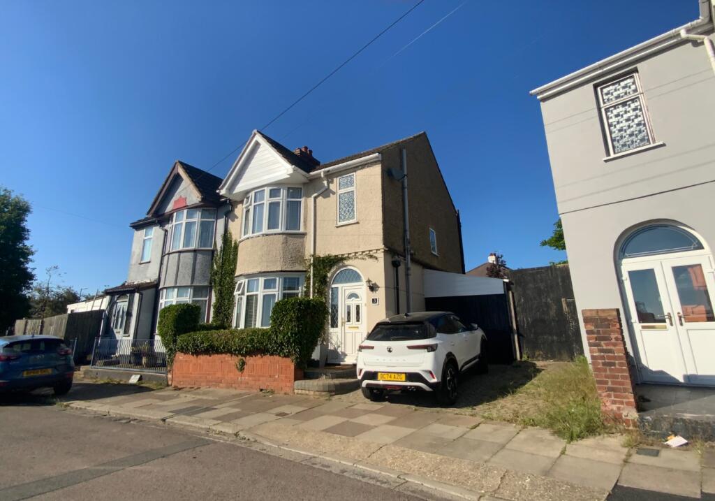 Main image of property: Kenneth Road, Luton, Bedfordshire, LU2 0LE