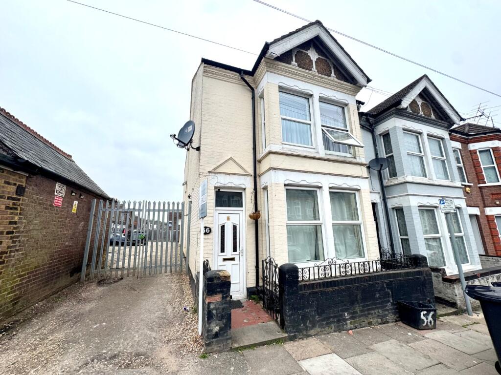 Main image of property: Lyndhurst Road, Luton