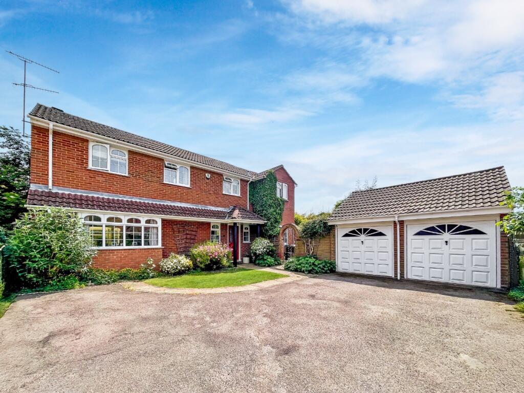 Main image of property: Thornage Close, Luton, Bedfordshire, LU2 7AT