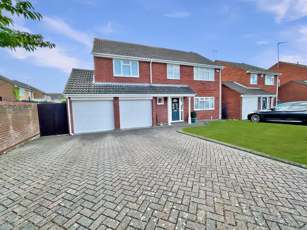 Main image of property: Blakeney Drive, Luton, Bedfordshire, LU2 7AL