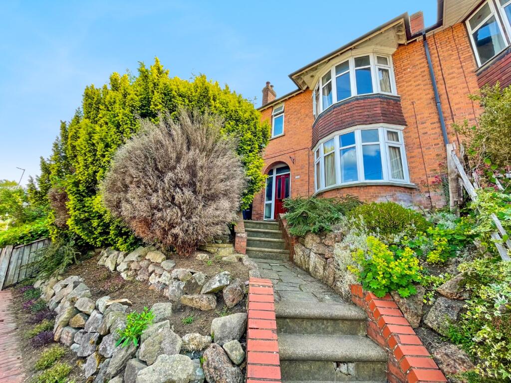 Main image of property: Park Street, Luton, Bedfordshire, LU1 3HD