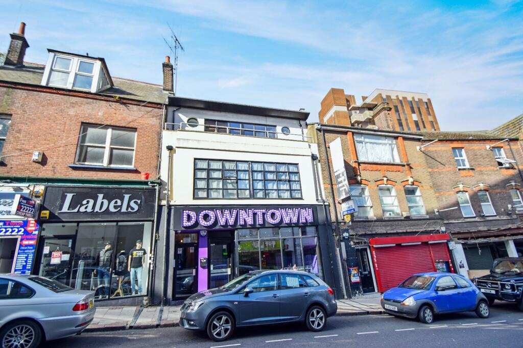 Main image of property: Gordon Street, Luton, Bedfordshire, LU1 2QP