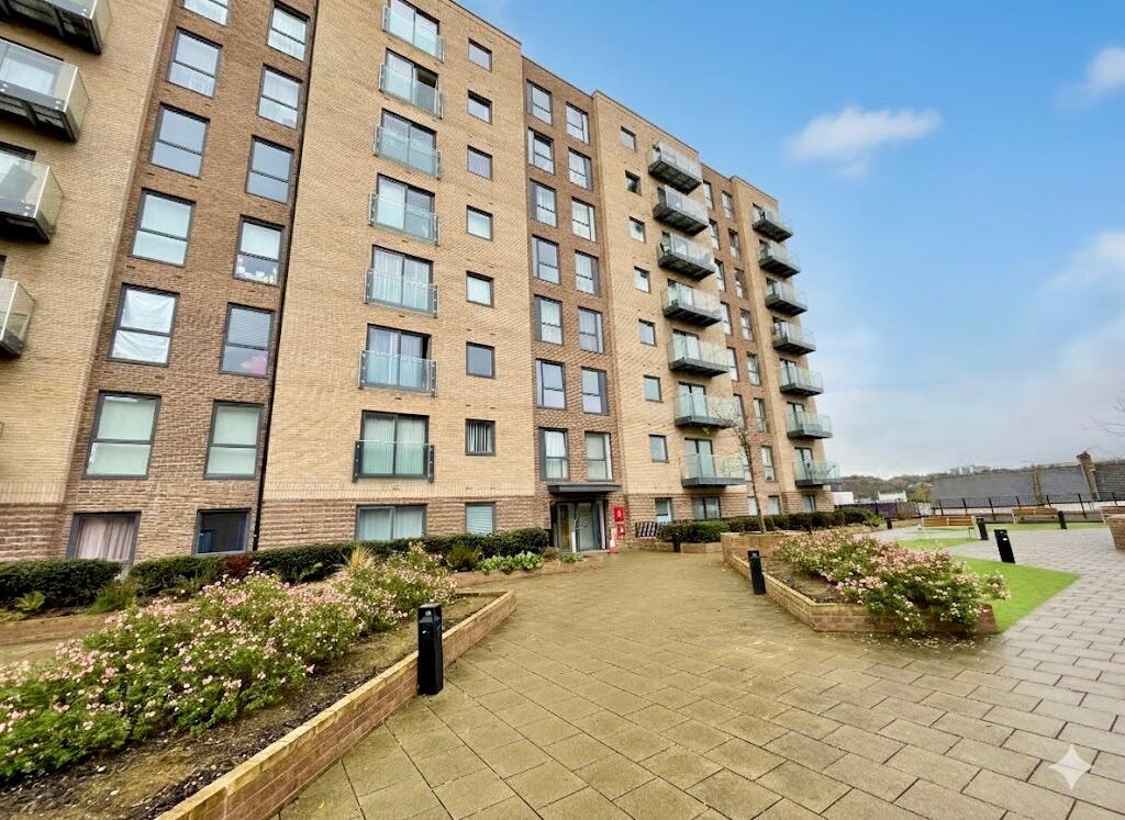 Main image of property: Ellesmere Court, Stirling Drive, Luton, Bedfordshire, LU2 0GD