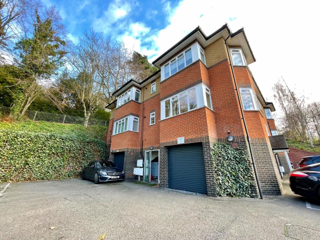 Main image of property: Chandos House, Crescent Rise, Luton, Bedfordshire, LU2 0AU