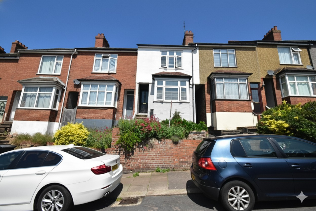 Main image of property: Kingston Road, Luton, Bedfordshire, LU2 7RZ