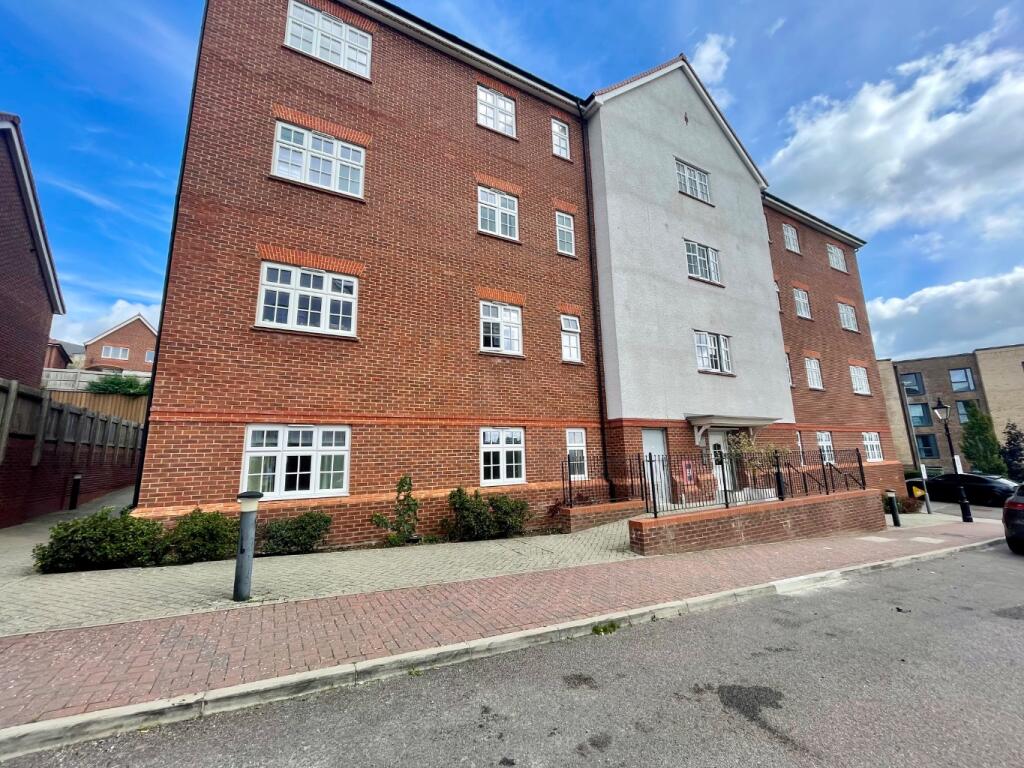 Main image of property: Armstrong Road, Luton, Bedfordshire, LU2 0FU