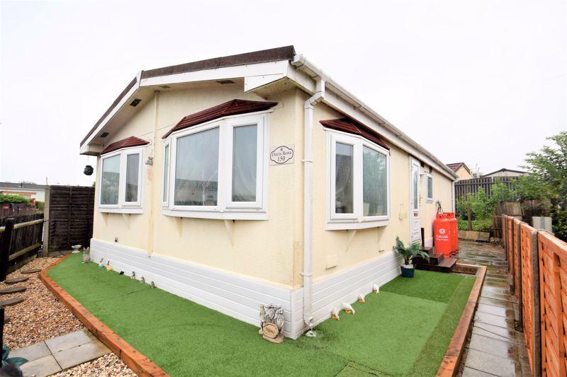 2 bedroom mobile home for sale in Stopsley Mobile Home Park, St. Thomas