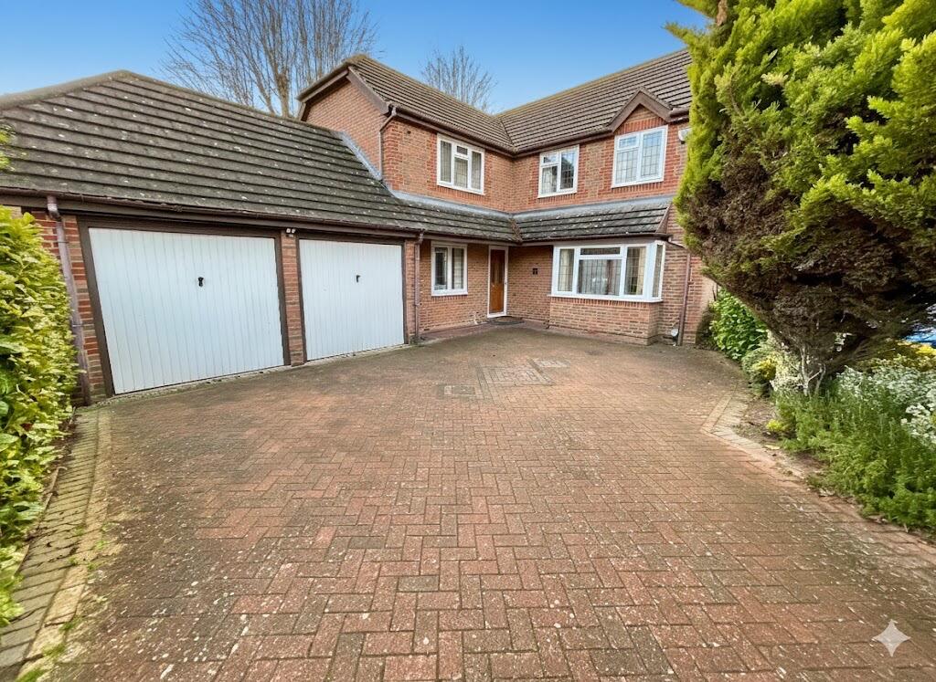Main image of property: Greenside Park, Luton, Bedfordshire, LU2 7JF