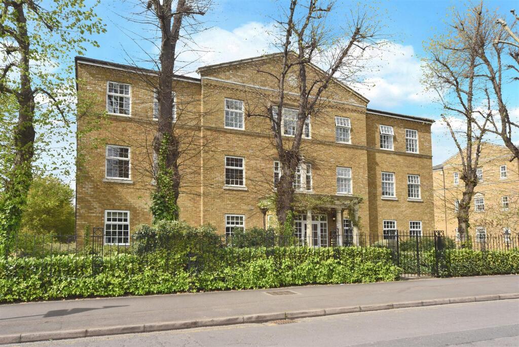 Main image of property: Cavendish Hall, 51 Balaclava Road