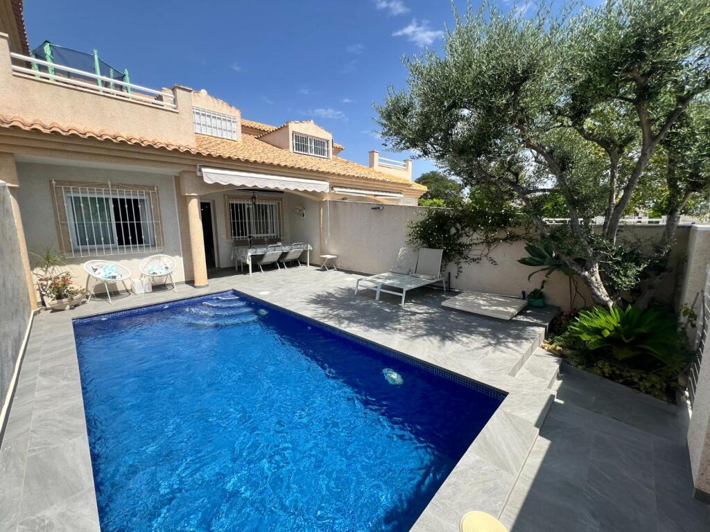Main image of property: Valencia, Alicante, Torre de la Horadada