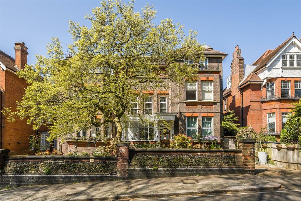 2 bedroom flat for sale in Maresfield Gardens, Hampstead, NW3