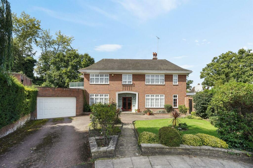 6 bedroom house for sale in Winnington Close, Hampstead Garden Suburb N2