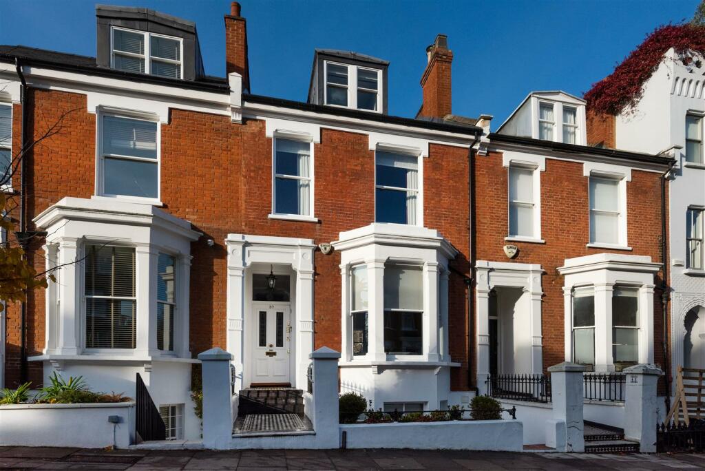 3 bedroom house for sale in Pilgrims Lane, Hampstead Village, NW3