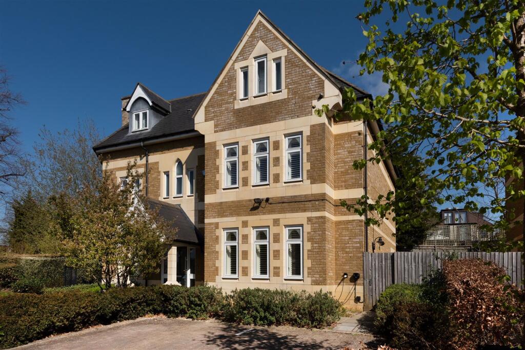 Main image of property: Havanna Drive, Temple Fortune, NW11