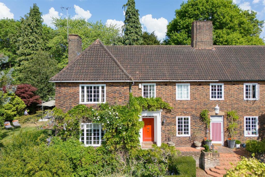 Main image of property: Bunkers Hill, Hampstead Garden Suburb, NW11