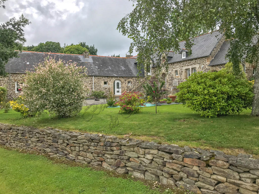 5-bedroom-house-for-sale-in-callac-de-bretagne-bretagne-france