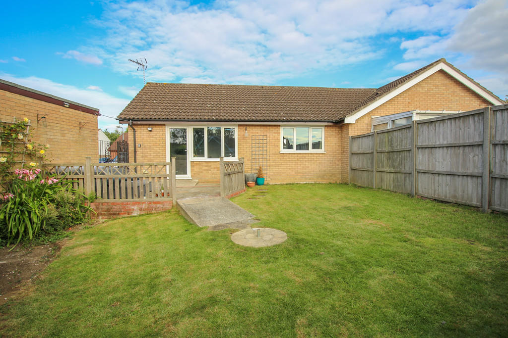 2 bedroom semidetached bungalow for sale in Gainsborough Drive