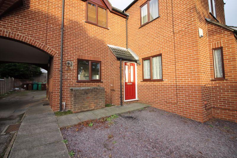 Main image of property: Holly Gardens, Nottingham