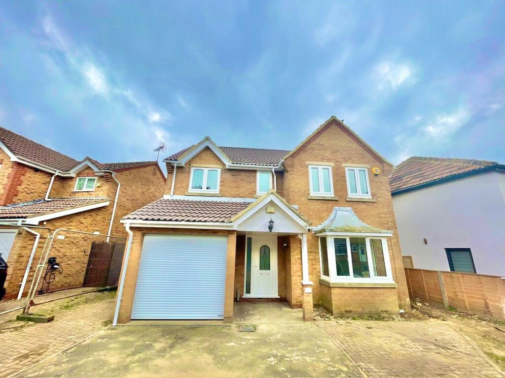 4 bedroom house for rent in Hawkstone Close, Duston, NN5