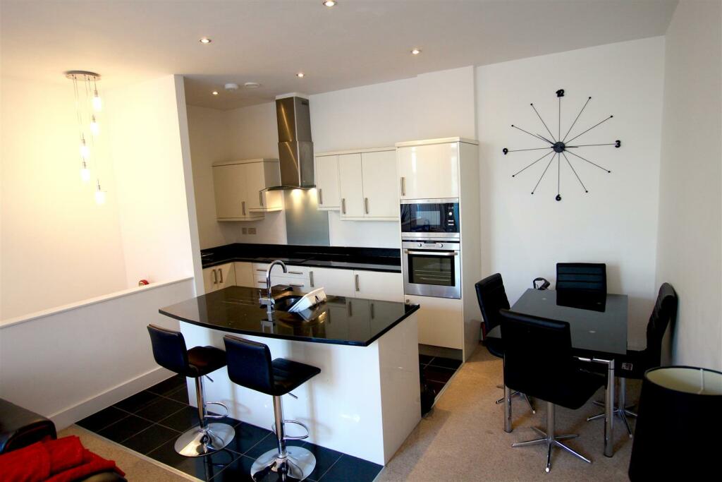 2 bedroom apartment for rent in The Axis, Wollaton Street, Nottingham, NG1