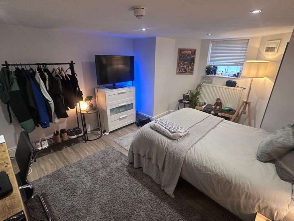 Main image of property: 5 Bed, Talbot St, Nottingham, NG1