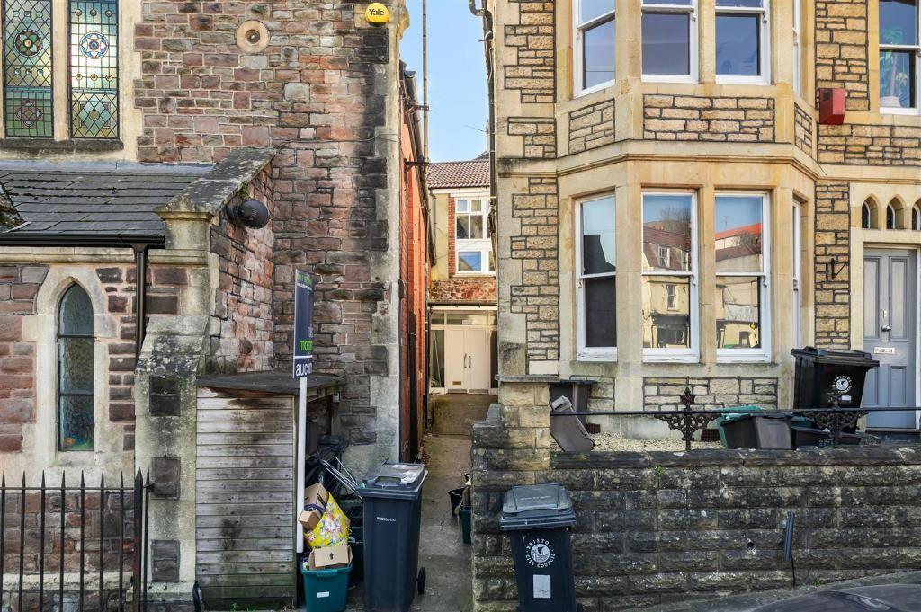 Main image of property: 27B Jacobs Wells Road, Bristol, BS8
