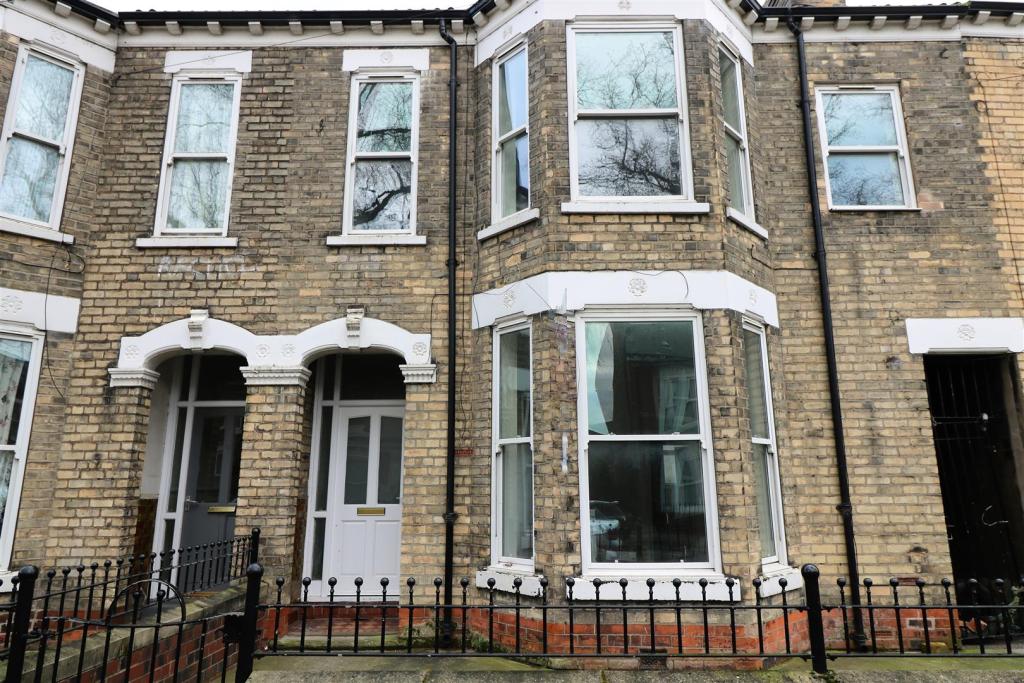 Studio flat for rent in Plane Street, Hull, HU3