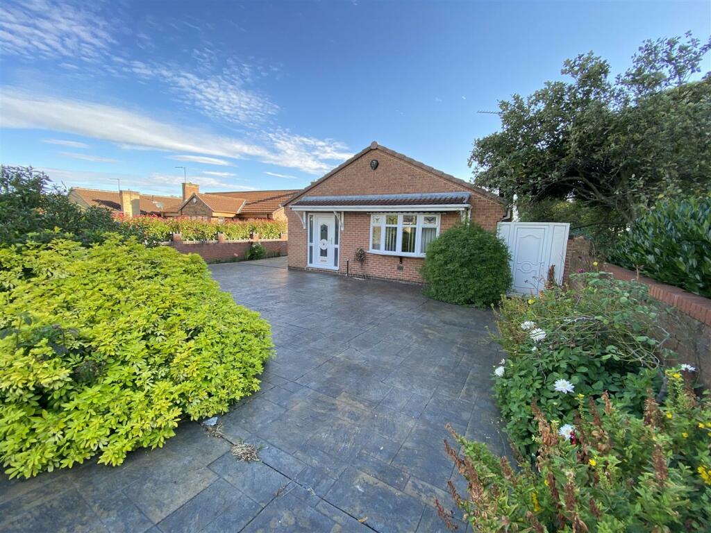 3 bedroom detached bungalow for sale in Crookhill Road, Conisbrough