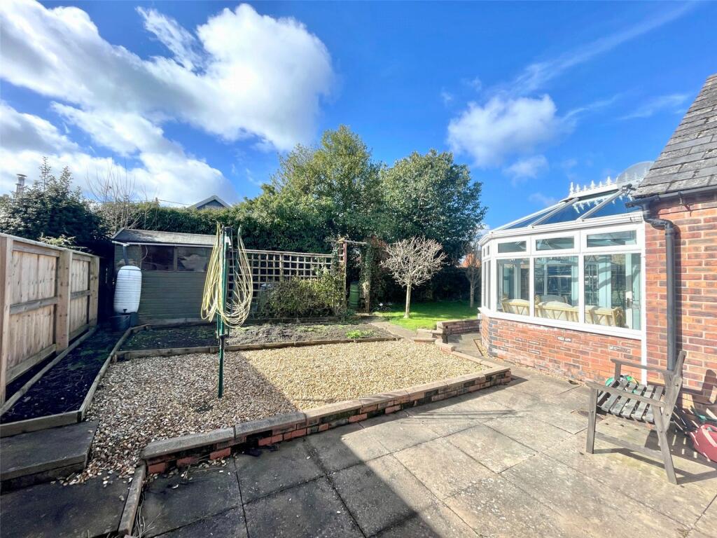 3 bedroom bungalow for sale in Waterloo Fields, Kingswood, Forden