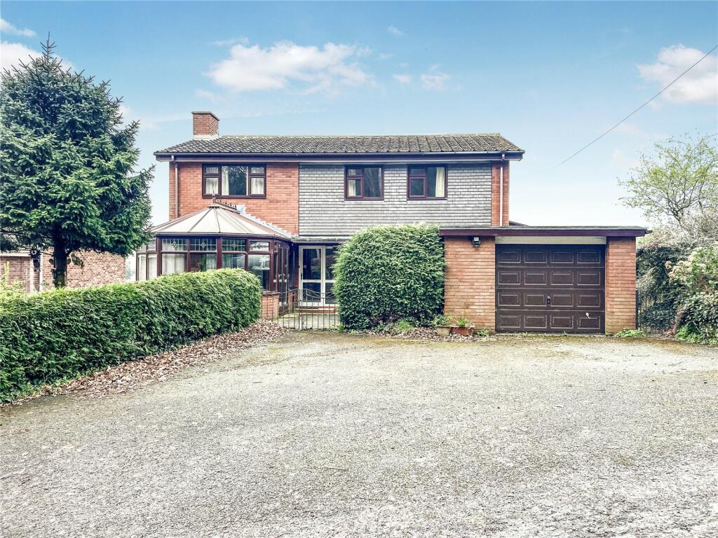 4 bedroom detached house for sale in Pear Tree Lane, Llanfair